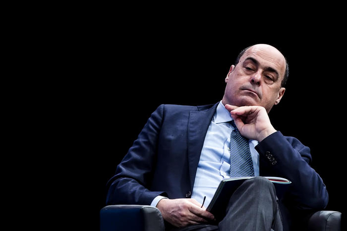 Il Pd apre ai Cinque Stelle nel Lazio ma l’ipotesi fa discutere