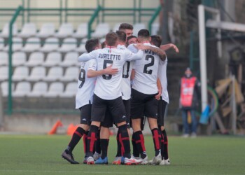 Impresa della Pro Vercelli: 3-0 al Renate. Il Como ne approfitta: battuta la Juve U23
