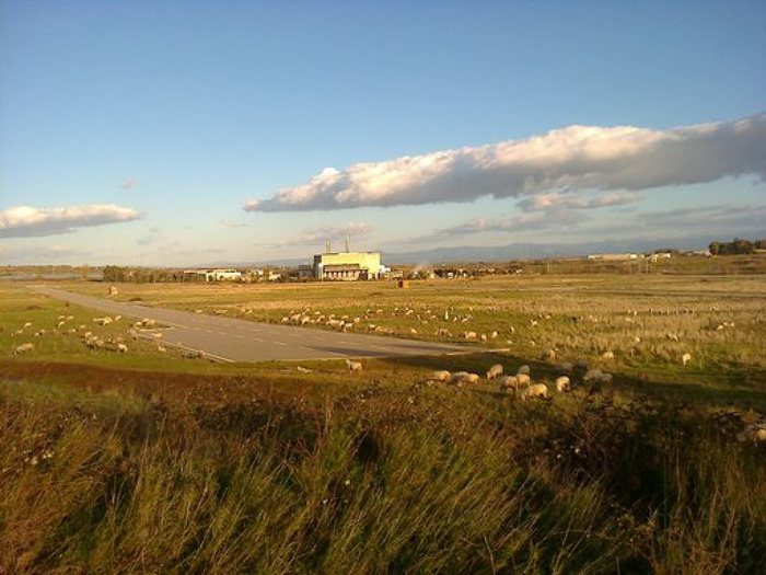 Incidente sul lavoro nel Nuorese, testa incastrata in pressa