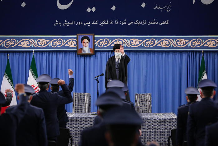 Iran: Khamenei, da Usa ed Europa vogliamo fatti, non parole