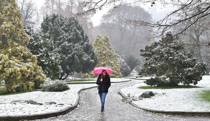 Maltempo sull’Italia: neve a Torino, scuole chiuse in alcune province