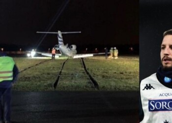 Mertens, che paura! L’aereo finisce fuori dalla pista di atterraggio