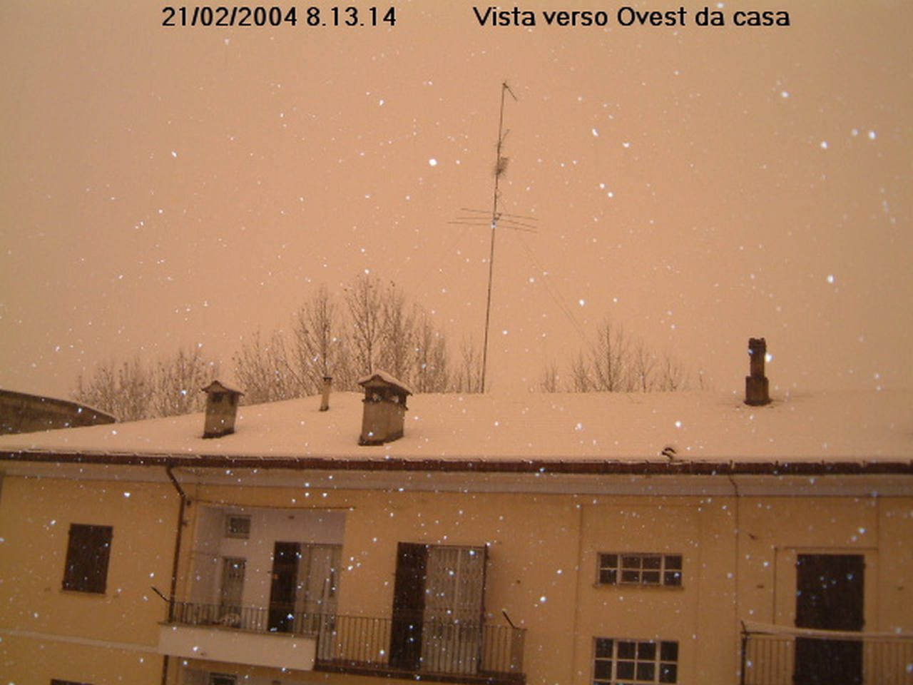 21 Febbraio 2004, la straordinaria neve rosa a Novi Ligure (AL). Fonte franco-vaccari.com