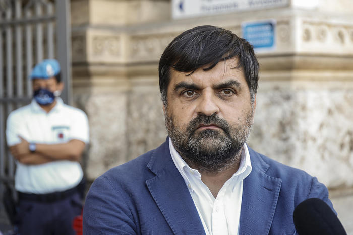 Per Palamara anche accusa corruzione atti giudiziari