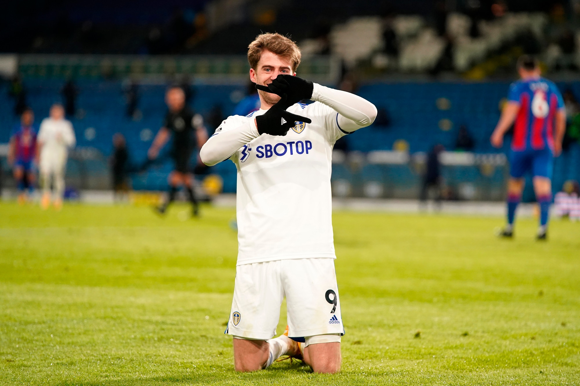 Premier League, Leeds senza problemi: 2-0 al Crystal Palace