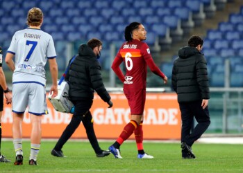 Smalling salta Juve-Roma: lesione al flessore