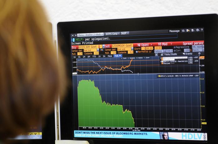 Spread Btp-Bund chiude a 90 punti in attesa governo Draghi
