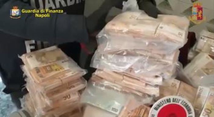 Tonnellate di fanghi in mare invece che in discarica, 17 arresti