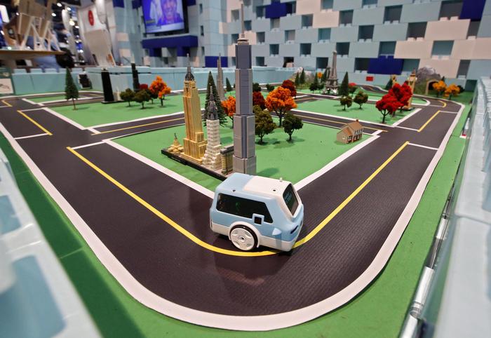 Ue mette in guardia contro rischi veicoli guida autonoma