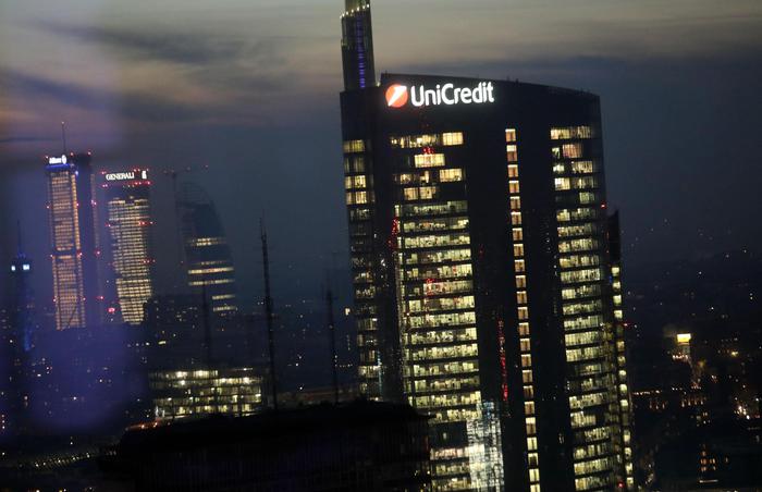 Unicredit:Mustier lascia, de Marchis dg fino ad arrivo Orcel