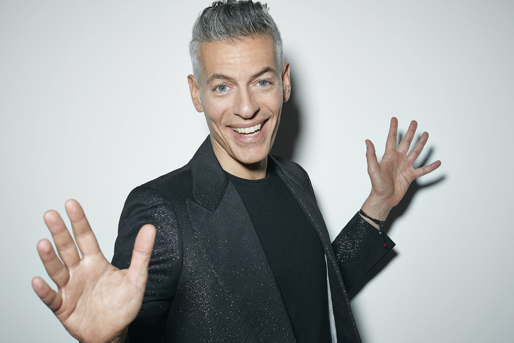 Sanremo 2021, Giovanni Vernia conduttore del PrimaFestival: “Vengo dopo il tiggì e vi racconto un festival memorabile”