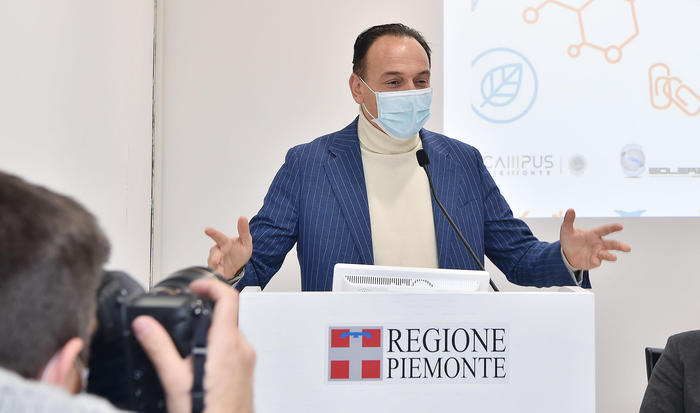 Vaccini: Cirio ‘non aspettiamo Roma, cerchiamo 3mln pezzi’