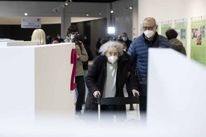 Vaccini: in Lombardia 5.225 adesioni online, 100mila in coda