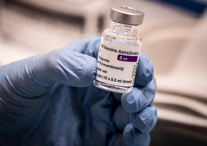 Vaccini: Zaia, abbiamo proposte per 12 e 15 mln dosi