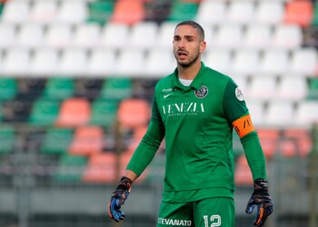 Venezia, per Lezzerini rottura del crociato