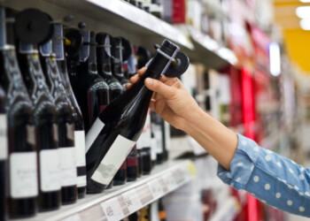 Vino, l’UE non vuole etichettarlo come una sostanza tossica. Il sollievo del mondo vitivinicolo