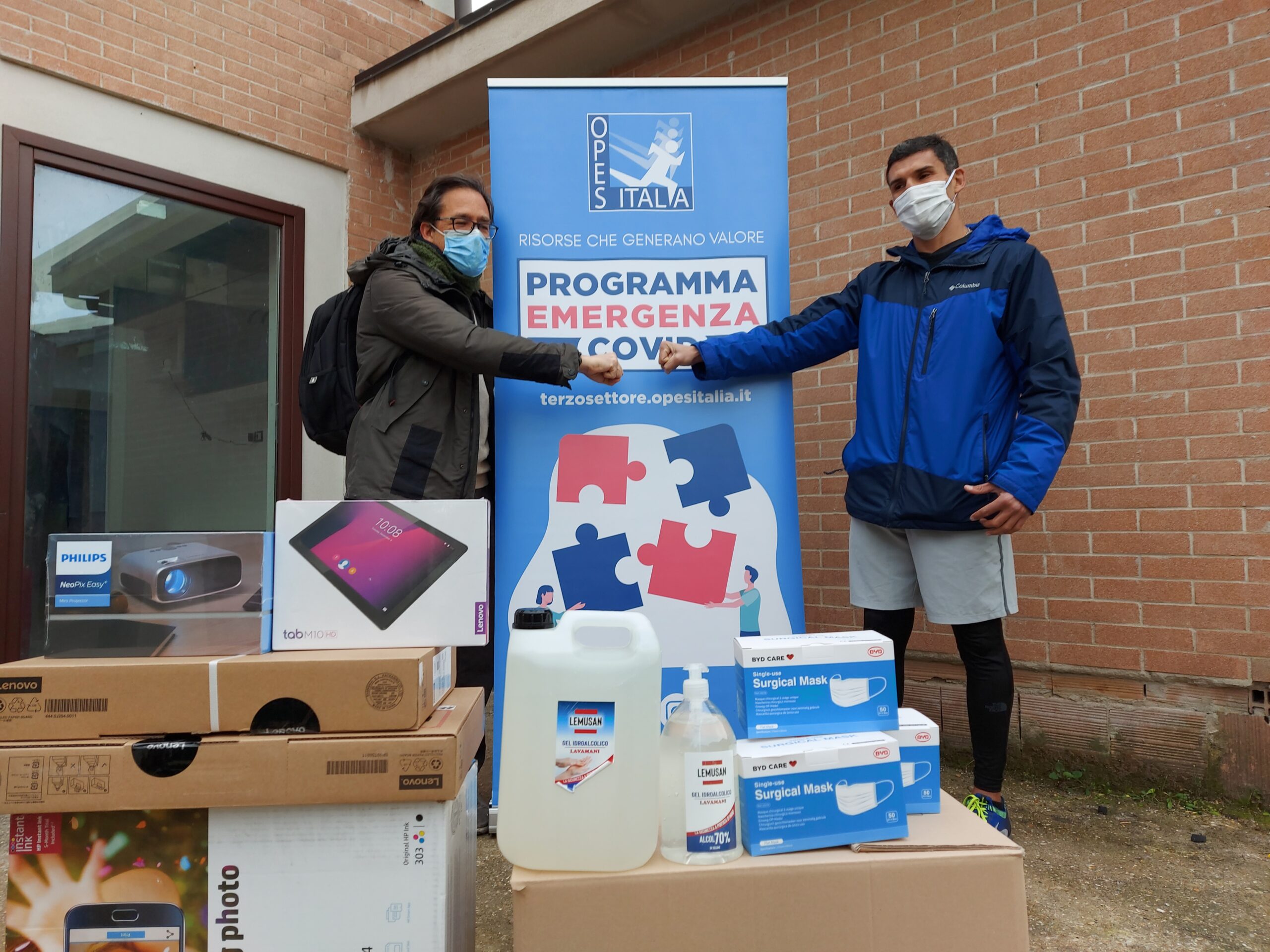 Il campione di boxe Blandamura sul ring della solidarietà per “prendere a pugni” il covid