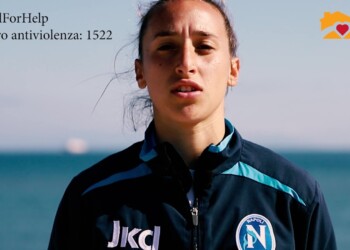 #SignalForHelp, il gesto per chiedere aiuto contro la violenza domestica