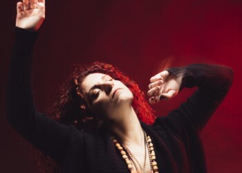 Oggi esce il videoclip di  “Abballo”  singolo che anticipa l’uscita del primo EP  della cantautrice palermitana dal titolo “Riavuli”