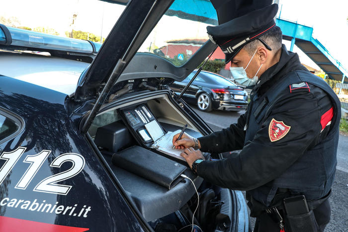 Accoltella la madre, ragazzina fermata nel pavese