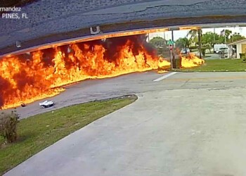 Aereo precipita ed impatta contro Suv: video shock