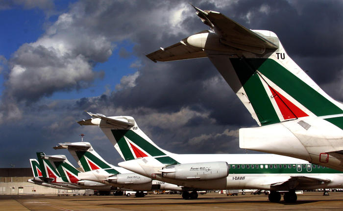 Alitalia: fonti, dialogo con Ue positivo ma soluzione lontana