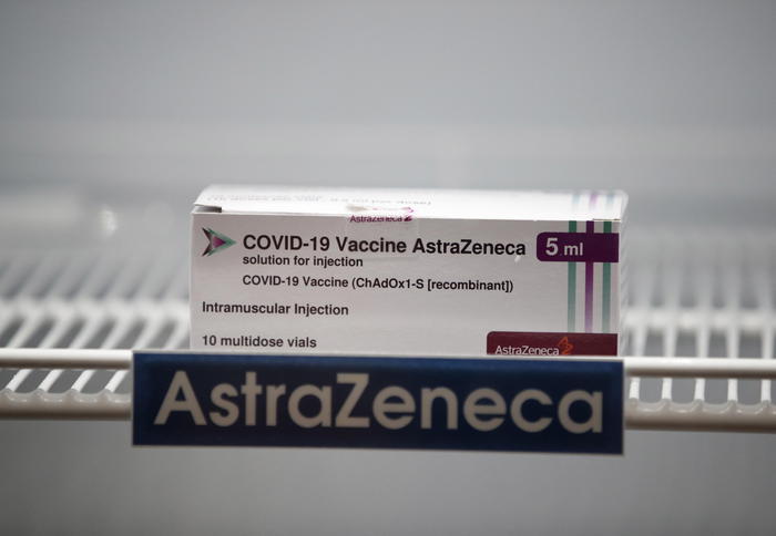 AstraZeneca: bene in Borsa (+3%), premiata cessione Viela