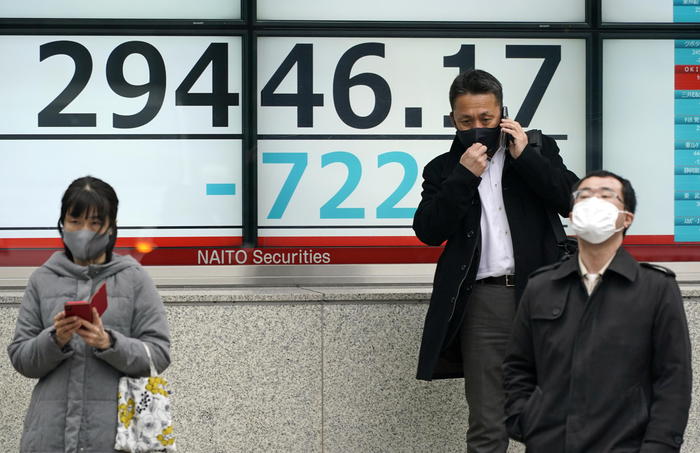 Borsa: Asia giù in scia Wall Street, Europa verso calo