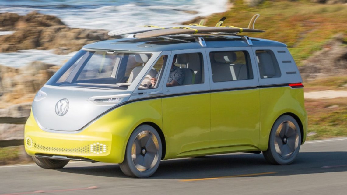 Bulli per 65 anni, l’anniversario del pullmino più famoso di sempre