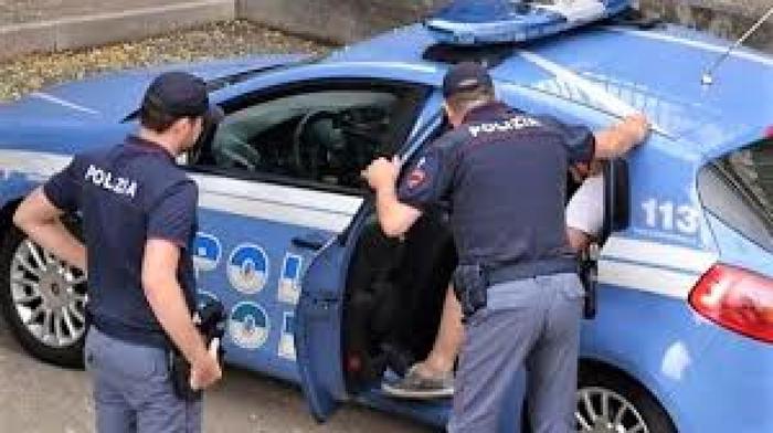 Covid: arrestato ladro d’auto positivo, agenti in quarantena