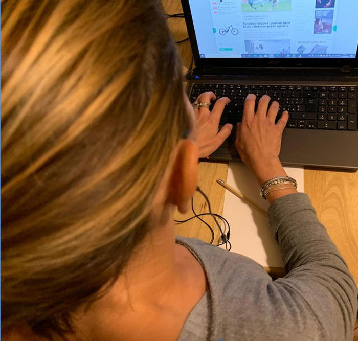 Covid: esperti, mal di collo? Possibile legame con tiroidite