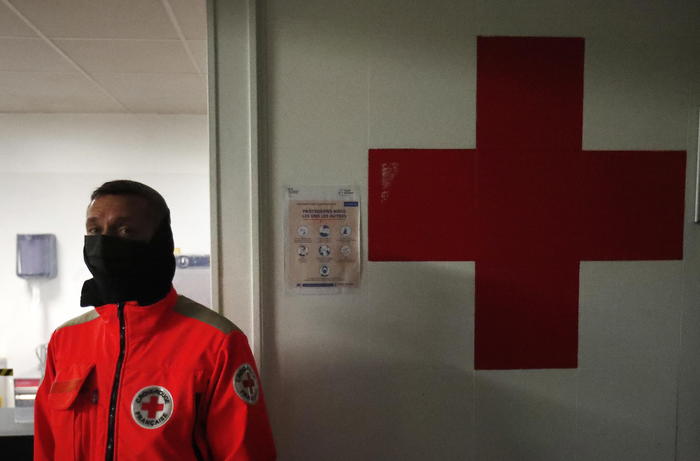 Covid: Francia, altri tre dipartimenti in zona rossa