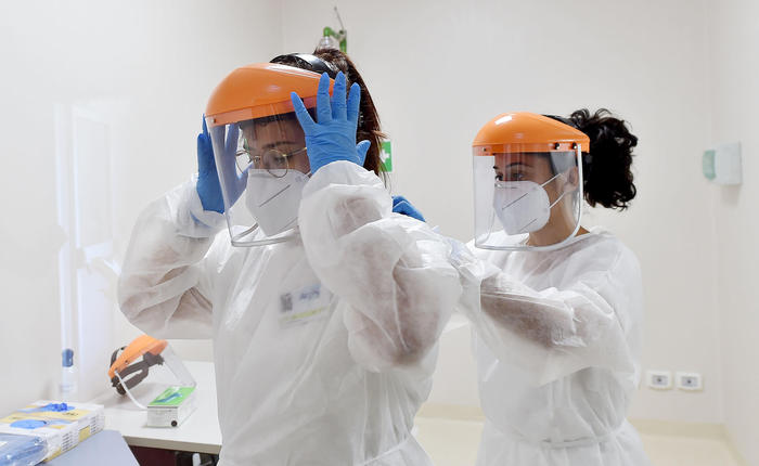 Covid: Marche, contagi record, 919 in 24ore, 437 ad Ancona