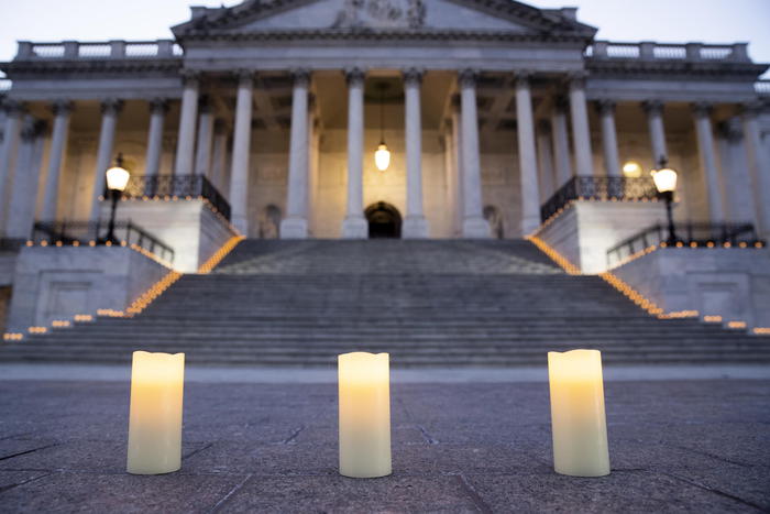 Covid: ok definitivo Camera Usa a piano da 1900 mld