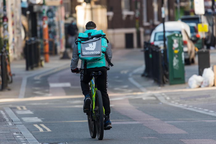 Deliveroo: destina fondo 16 mln sterline ai propri rider