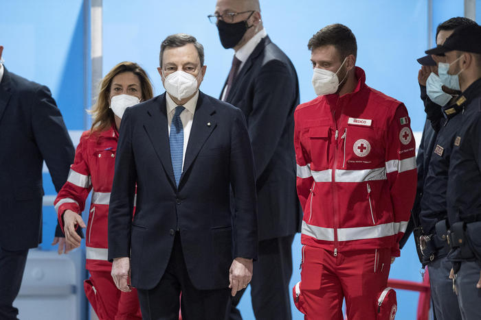 Draghi: ‘Stretta necessaria, ma azione a sostegno delle famiglie’