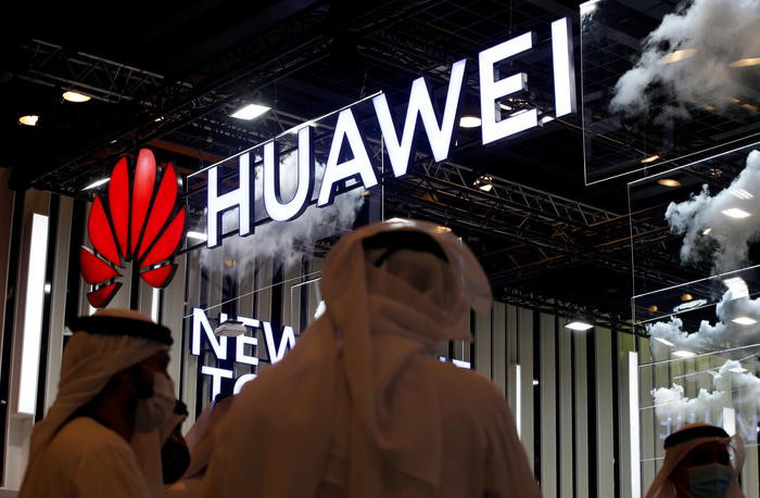Huawei, dopo scure sanzioni Usa pensa a veicoli elettrici