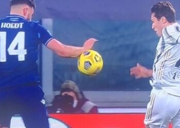 Juve-Lazio, mano di Hoedt in area non sanzionato da Massa
