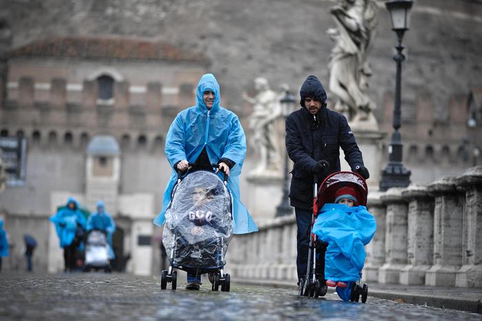 La Cassazione: “Sì alle adozioni all’estero da parte di coppie gay”