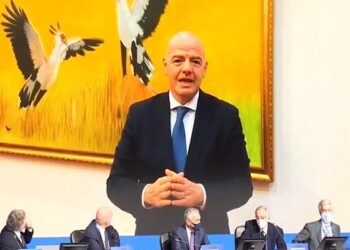 La svolta di Infantino: “Possibili modifiche al fuorigioco”