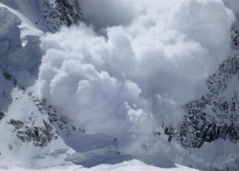 Laghetto delle Streghe, in Piemonte, cancellato da una maxi valanga. Video