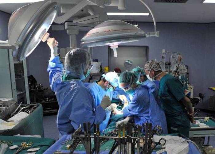 Madre medico dona fegato, salva la figlia di tre anni
