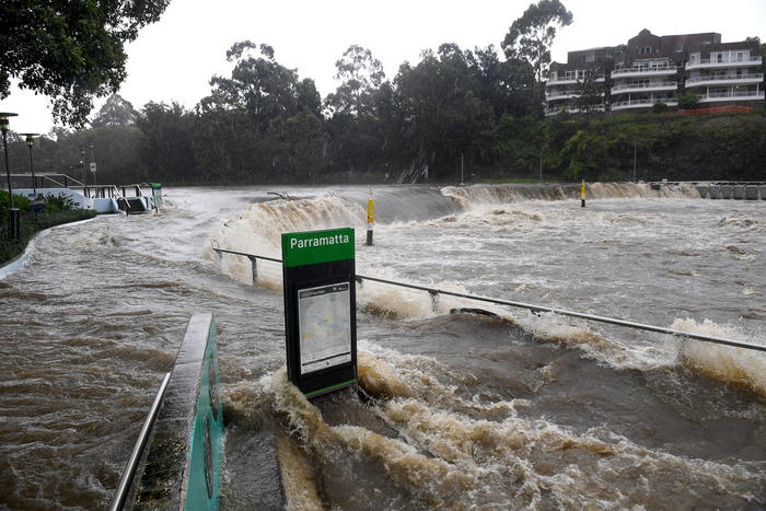 Maltempo: Australia, continuano le evacuazioni a Sydney