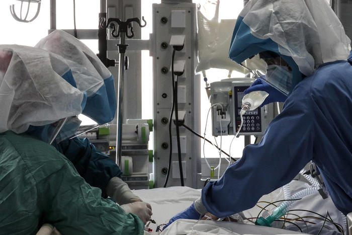 Nobel pace, Toti: la dedizione dei sanitari italiani va premiata