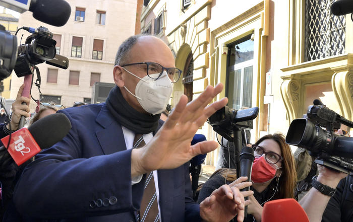 Pd, Letta: ‘Vedrò Renzi, parleremo del futuro della sinistra’