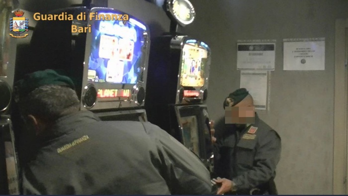 Peculato: sequestro beni a imprenditore videolottery Bari