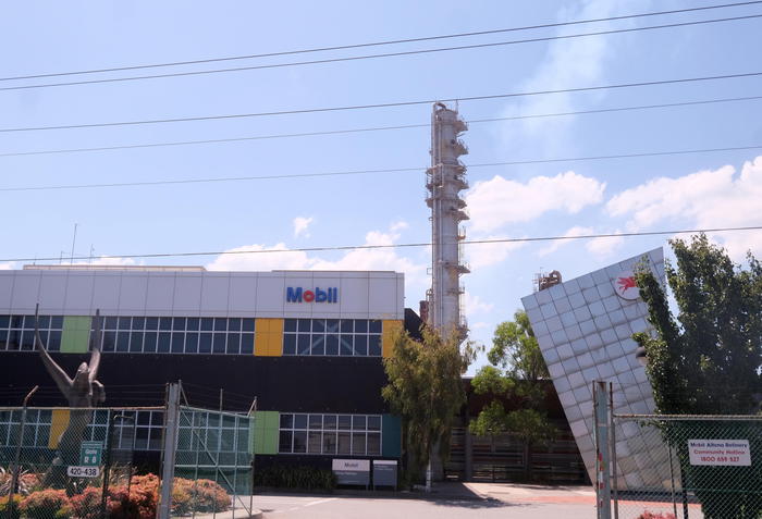 Petrolio: risale sopra 62 dollari, attesa vertice Opec