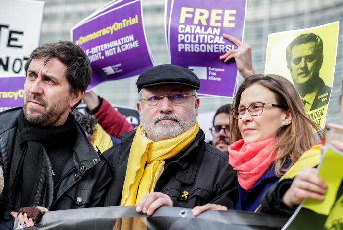 Spagna, ex assessora catalana fuggita in Belgio si consegna