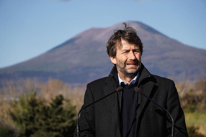 Spettacolo: Franceschini, ci saranno i ristori anche con le riaperture