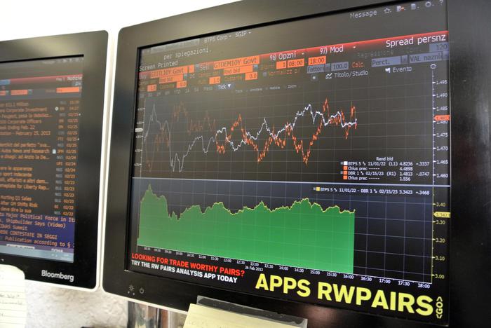 Spread Btp/Bund apre in lieve calo a 101 punti